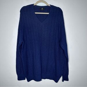 Tumi silky soft Men's V-Neck Cable Knit Sweater in Deep Navy
